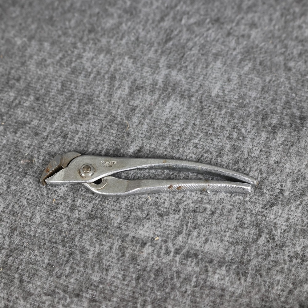 Kal Mini Pliers 6 In KAL-235 Adjustable Knurled Handle Steel Silver Japan